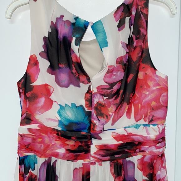 Eliza J. Beautiful floral flowy dress size 12. - Picture 13 of 15